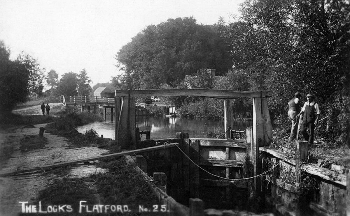 Flatford Lock with Flatford Bridge in the background - 1930s (Photo: RST Archives)